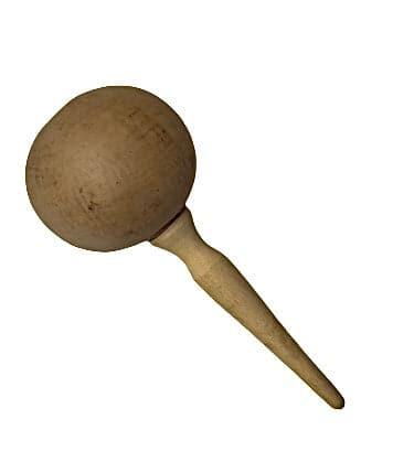 Maraca De Guira Con Mango De Madera 9"X4" - Botánica Orisha